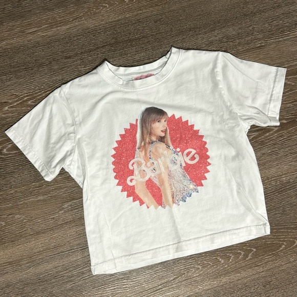 Taylor Swift Baby Tee - Picture 2 of 6